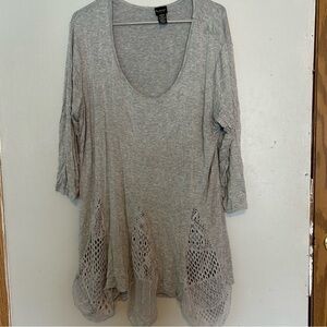 Lightweight Crochet-Hem Scoop Neck Top - Gray
